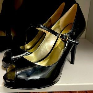 Cute black Guess Shoes